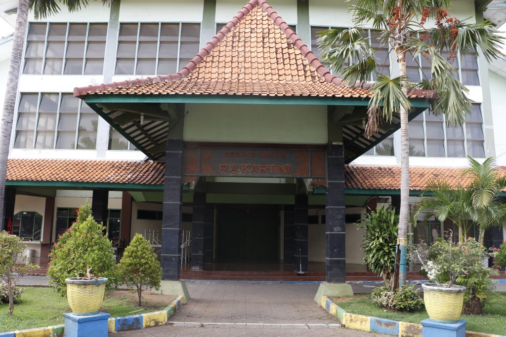 tampak depan Gedung Wanita
